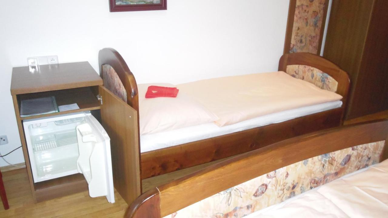 Pension Karolina Trnava ภายนอก รูปภาพ